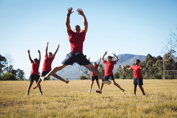 Quels sont les avantages des colonies de vacances sportives ?